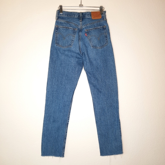 Levi's Premium Oxnard Athens Wash 501 Original Fit High Waisted Jeans 23 - Picture 4 of 7